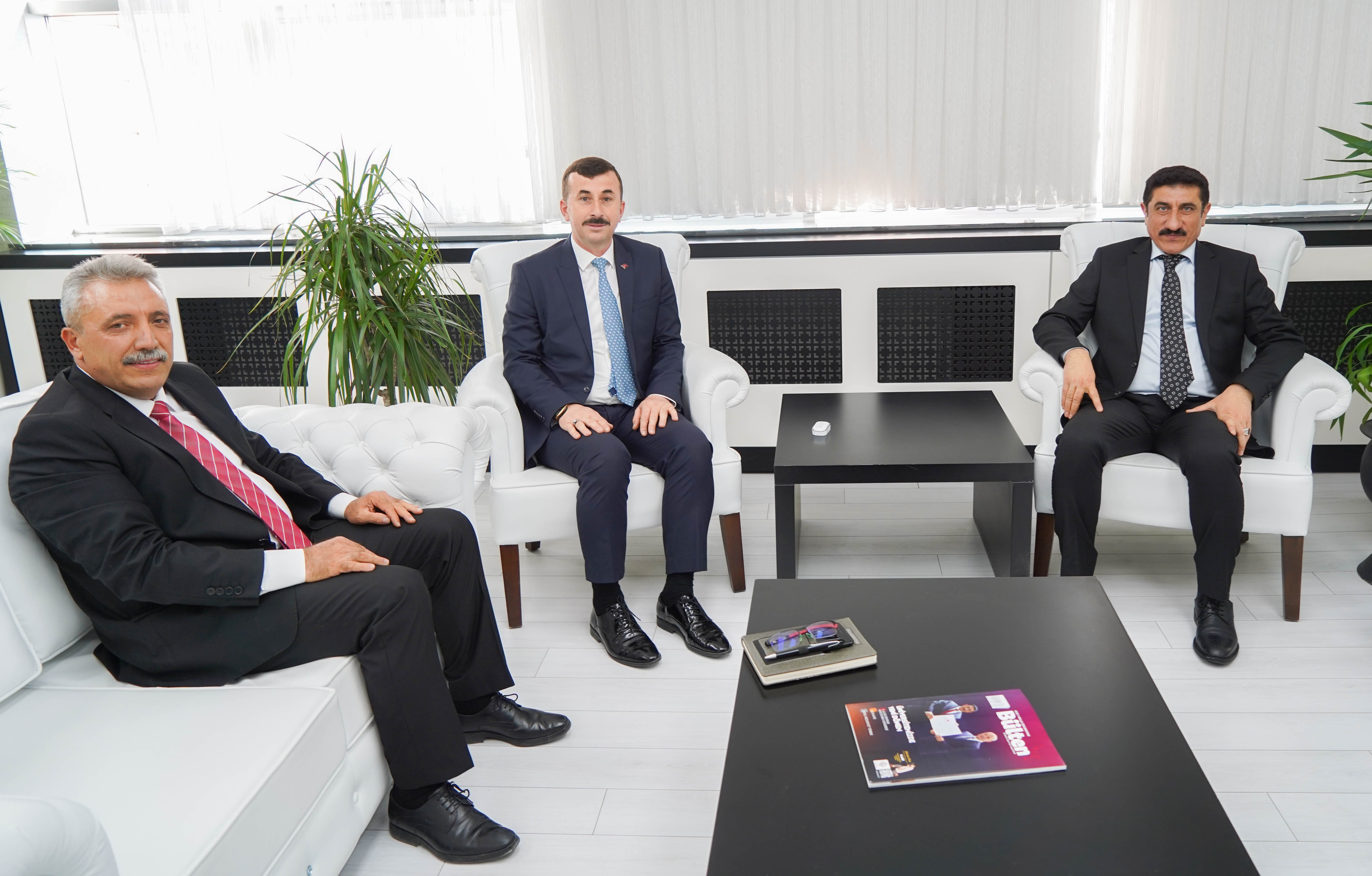 İl Millî Eğitim Müdürü İbrahim Açıkgöz, Rektörümüz Prof. Dr. Zekeriya Akman’ı Ziyaret Etti