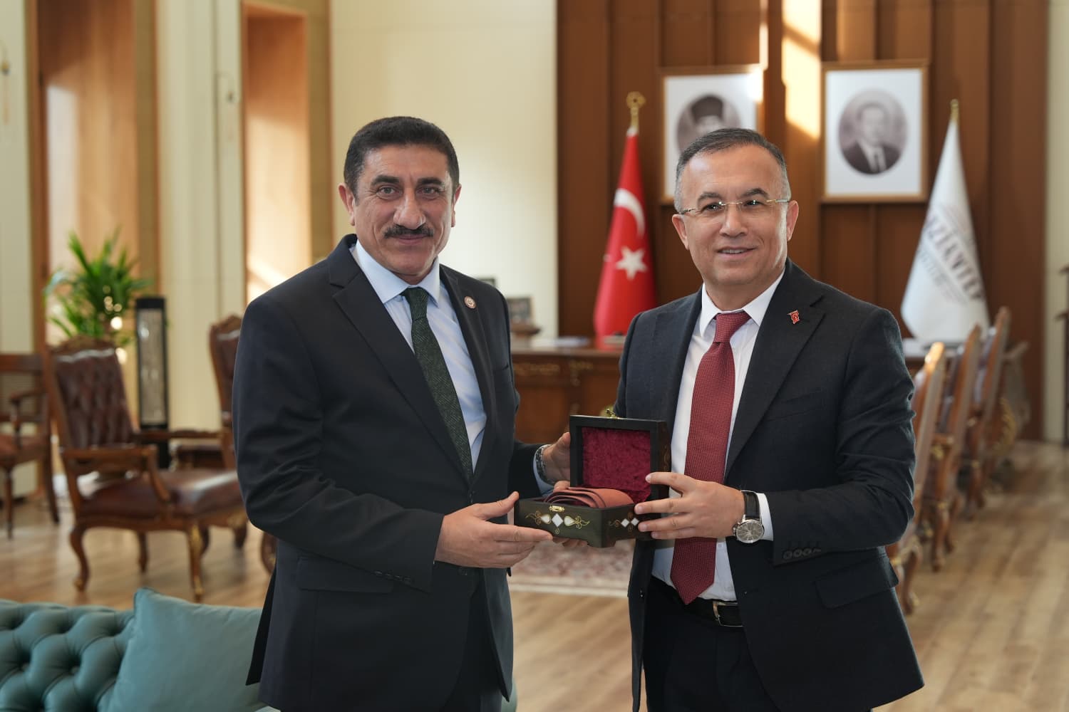 Rektörümüz Prof. Dr. Zekeriya Akman’dan Gaziantep Valisi Kemal Çeber’e Ziyaret