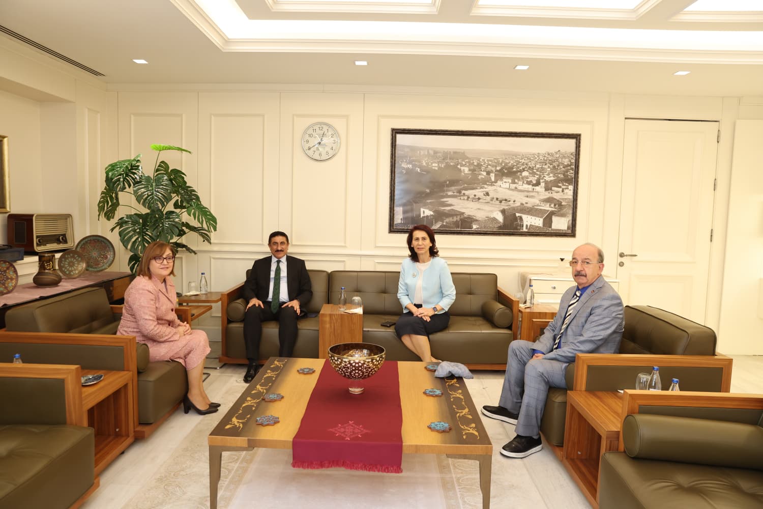 Rector Akman Paid a Visit to Gaziantep Metropolitan Municipality Mayor Fatma Şahin