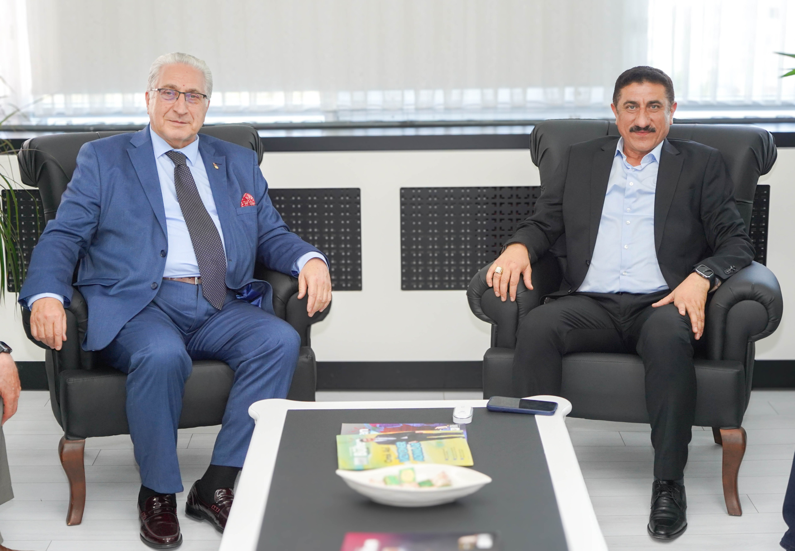 Neurosurgeon Aydın Paid a Visit to Rector Akman