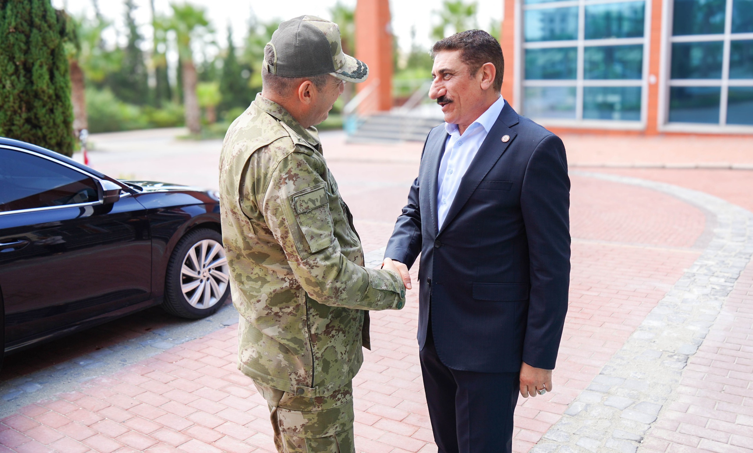 11.    Hudut Tugay Komutanı Tuğgeneral Ersin Özbalcı’dan Rektörümüz Akman’a Veda Ziyareti