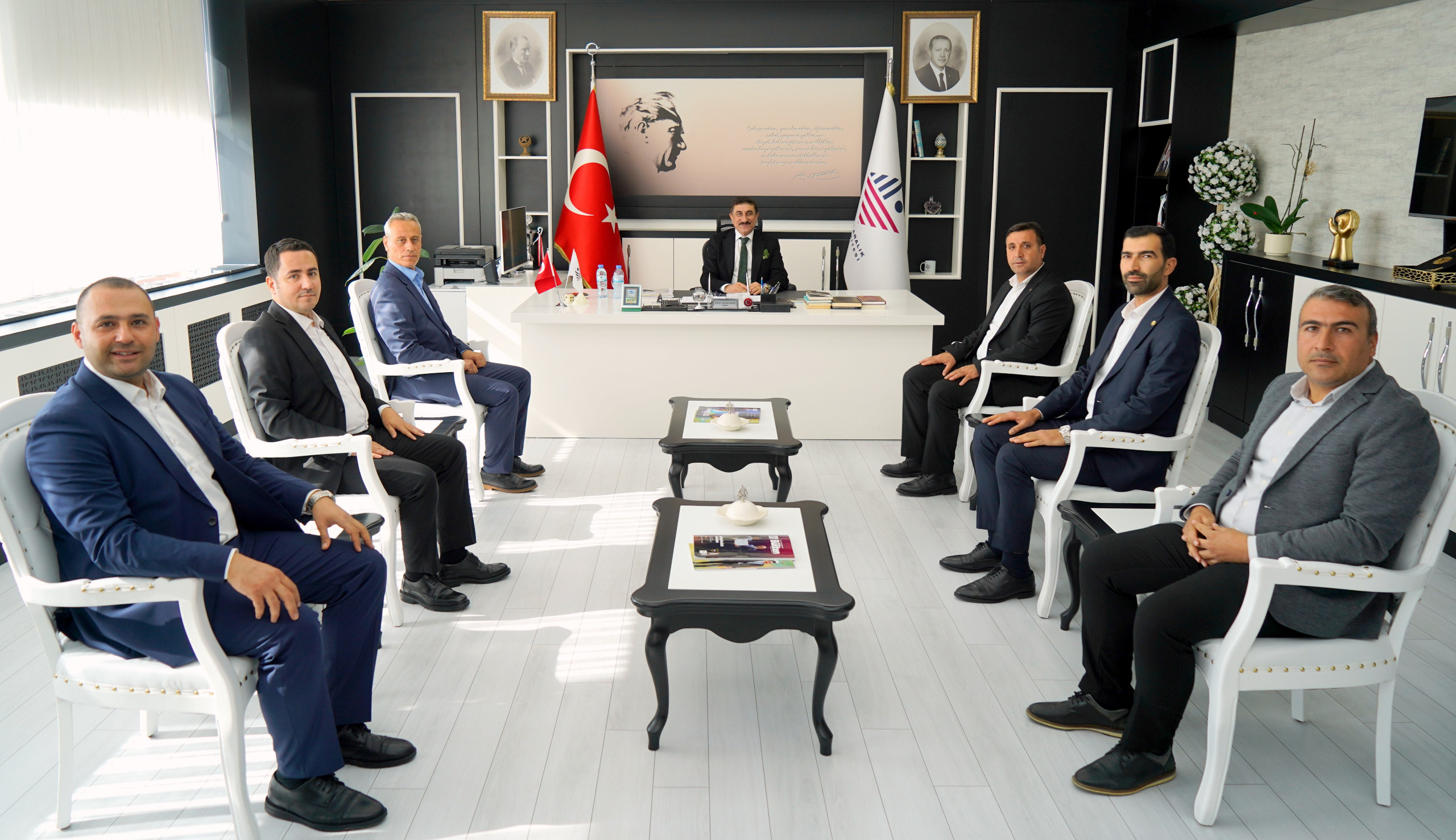 Eğitim-Bir-Sen Kilis Şube Başkanı Çelik’ten Rektörümüz Akman’a Ziyaret