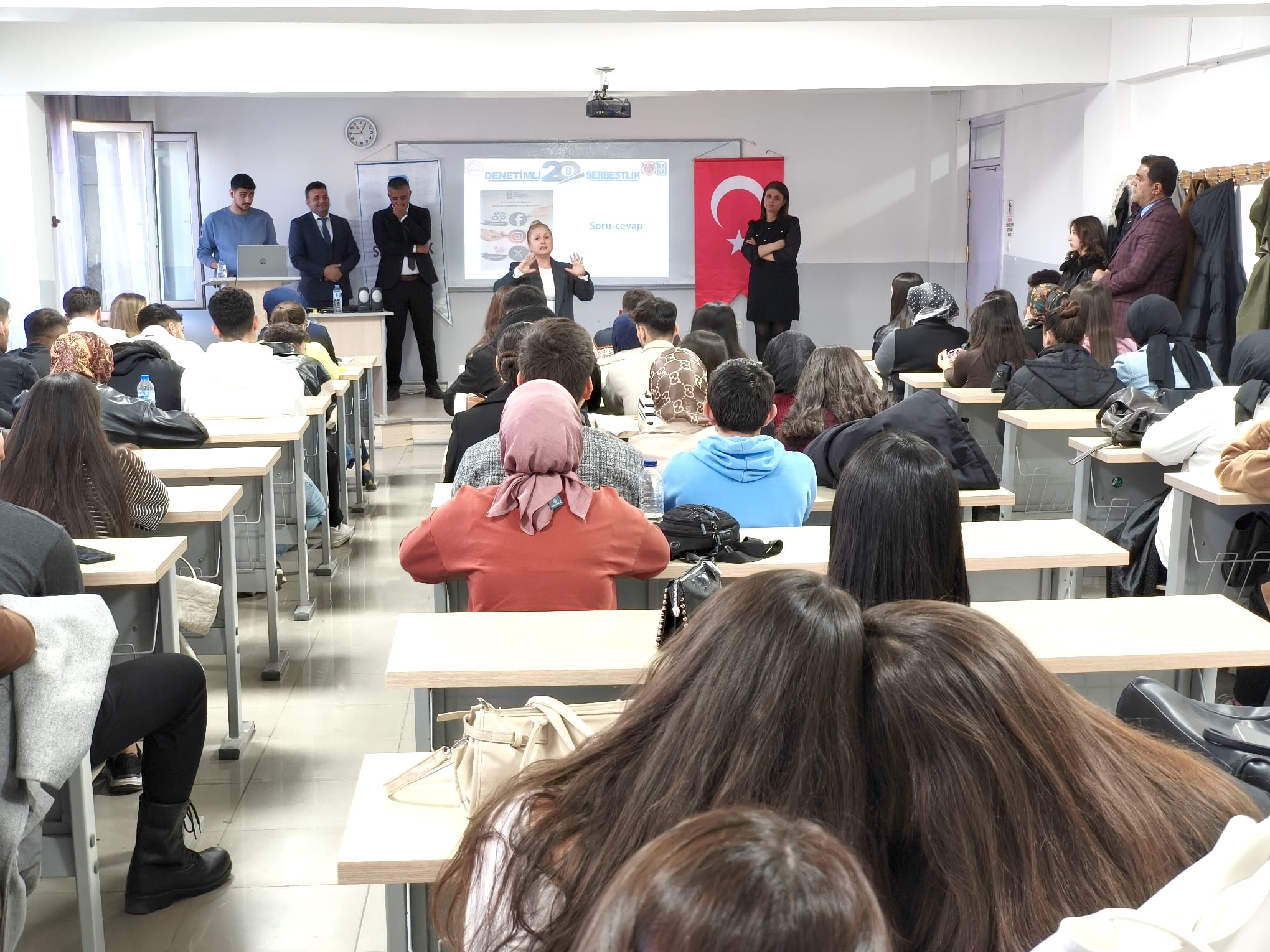 Üniversitemizde “Toplumsal Güvenliğin Görünmeyen Yüzü: Denetimli Serbestlik” Başlıklı Etkinlik Gerçekleştirildi