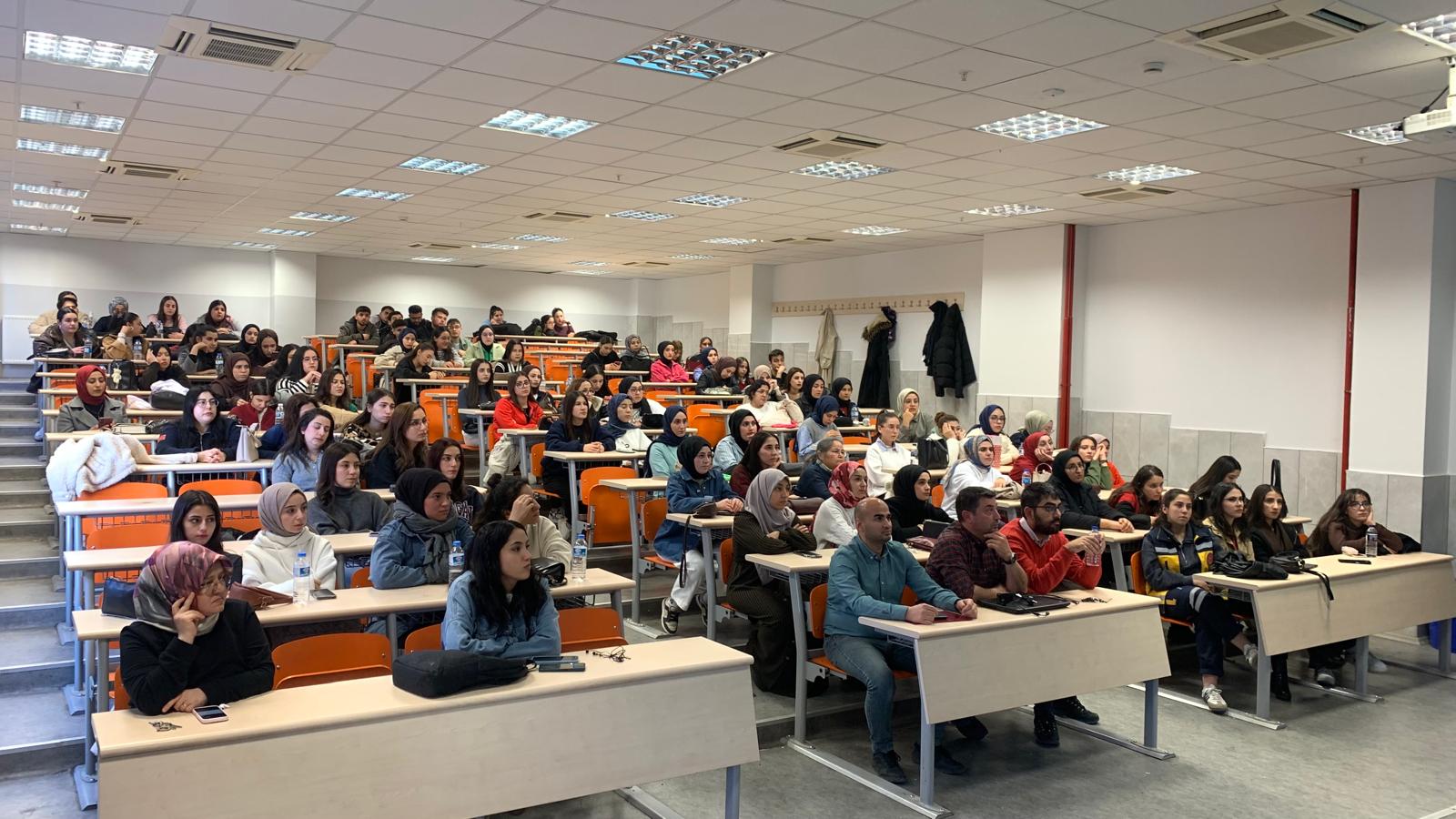 Üniversitemizde “Sağlıkta Kariyer Yolculuğu” Söyleşisi Gerçekleştirildi