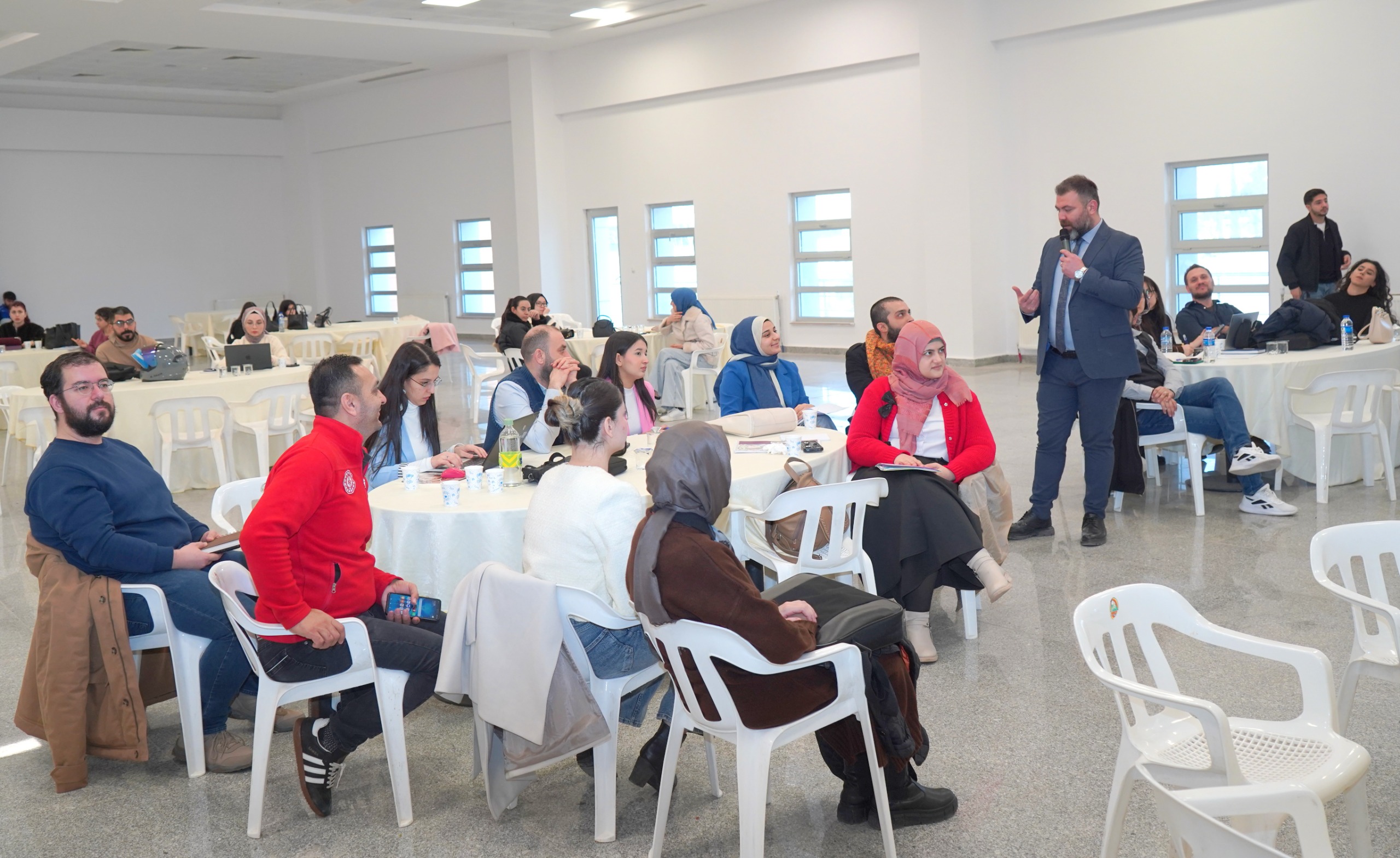 Üniversitemizde "ÜNİDES Proje Yazım Çalıştayı ve Atölyesi" Gerçekleştirildi