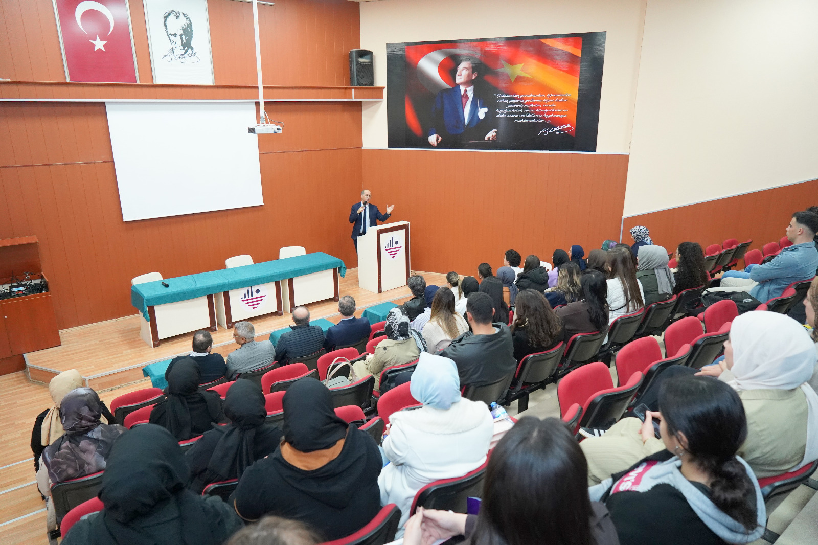 Üniversitemizde “Şair-Sosyolog Ziya Gökalp” Başlıklı Konferans Gerçekleştirildi