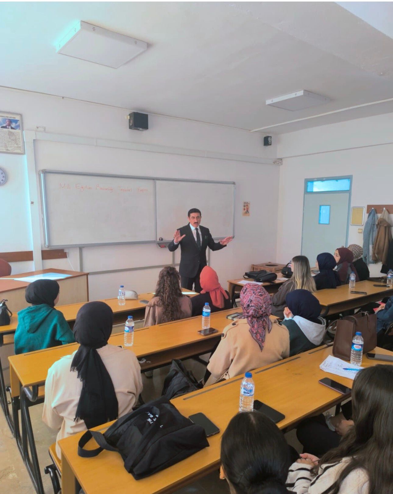 Rektörümüz Prof. Dr. Zekeriya Akman, Öğrencilerle Bir Araya Geldi