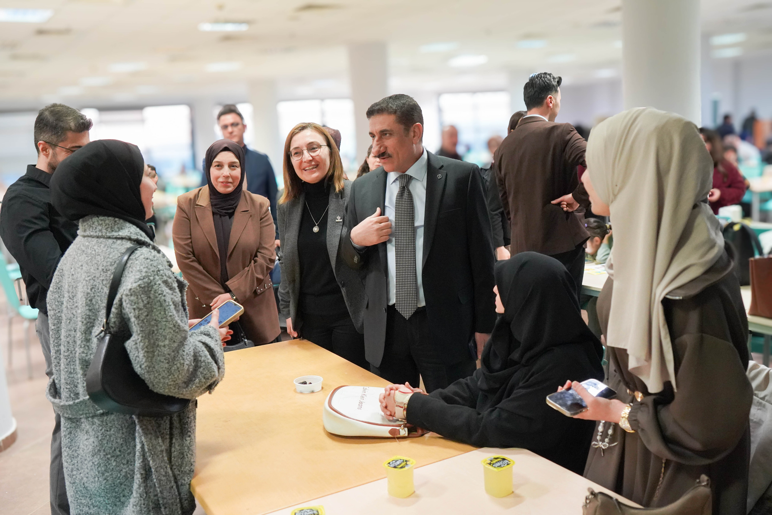 Rektörümüz Prof. Dr. Zekeriya Akman, İftar Programında Öğrencilerimiz ve Kadın Personellerimizle Bir Araya Geldi