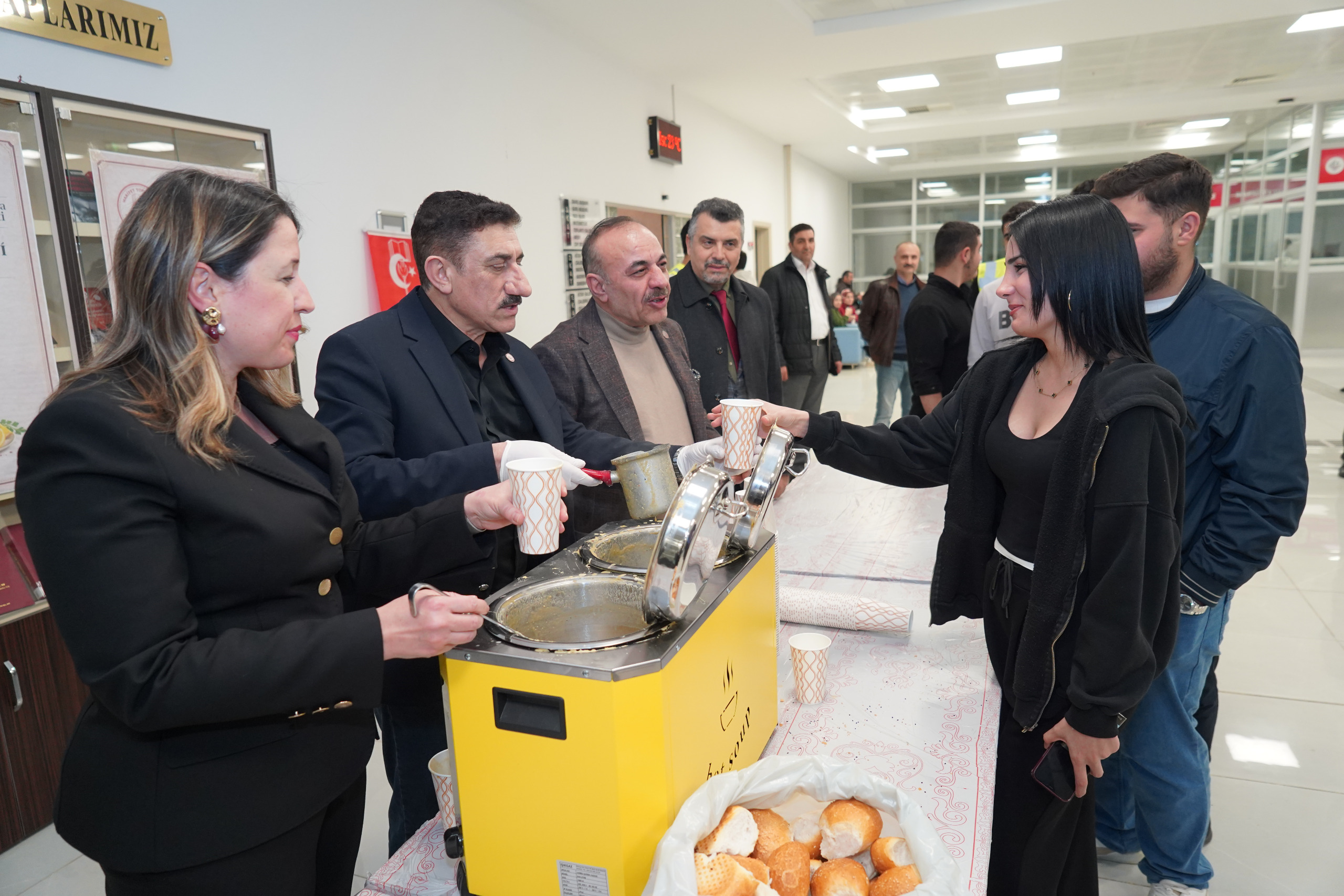 Rektörümüz Prof. Dr. Zekeriya Akman, Kütüphanede Öğrencilerimizle Bir Araya Geldi