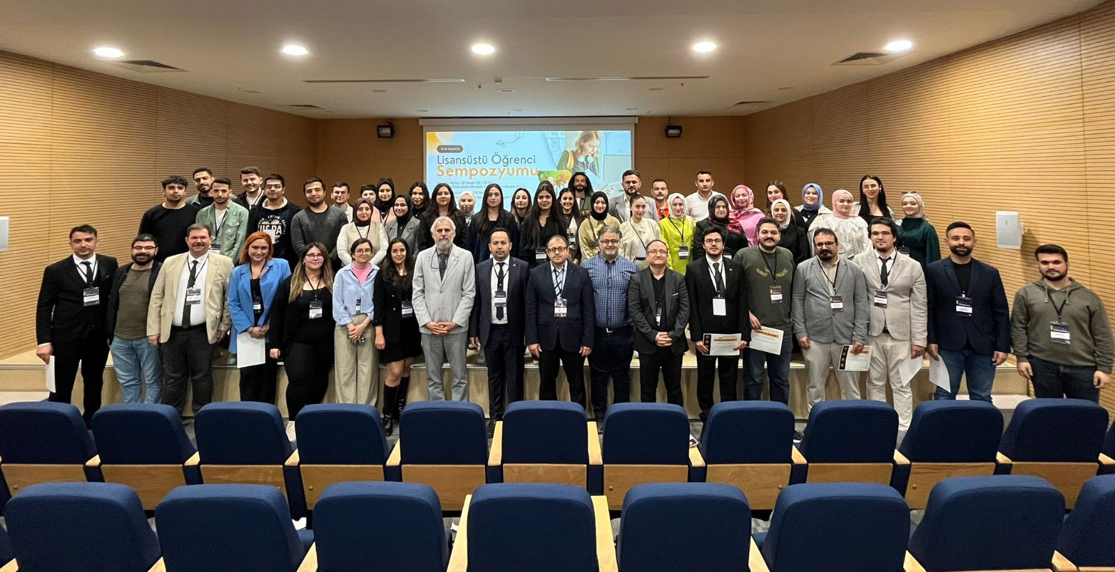 Üniversitemizde Lisansüstü Öğrenci Sempozyumu Düzenlendi