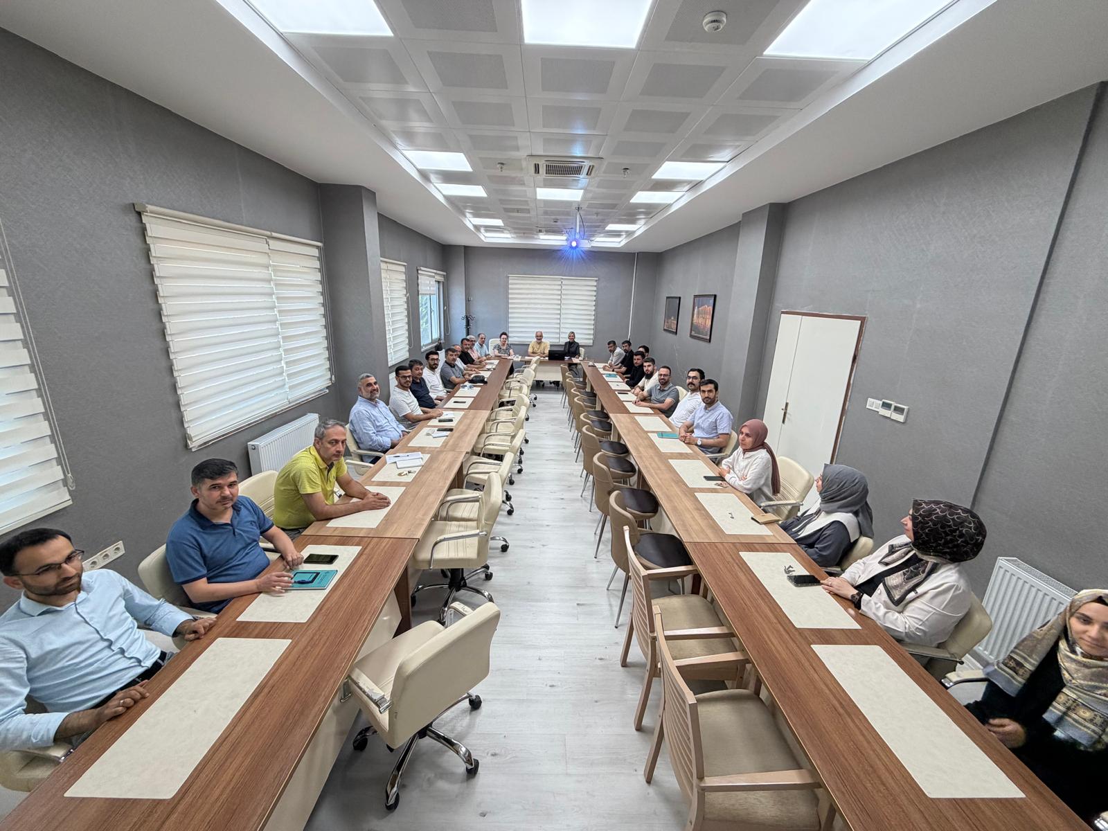 أُقيمت في جامعتنا دورة تدريبية بعنوان: "الخبرة والاستراتيجية وخارطة الطريق في مشاريع توبيتاك"